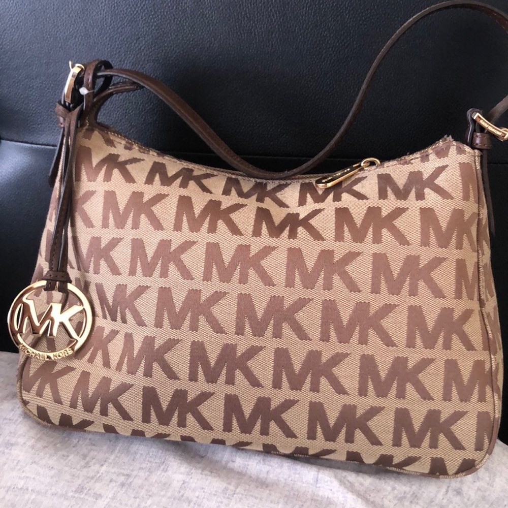Brand New Michael Kor’s Logo Purse